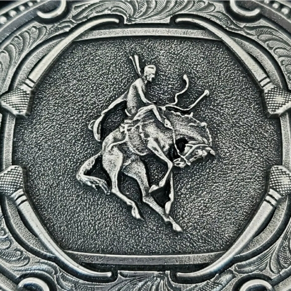Montana Silversmiths Horseshoe Nail Bucking Horse Cowboy Belt Buckle New! - Picture 5 of 9
